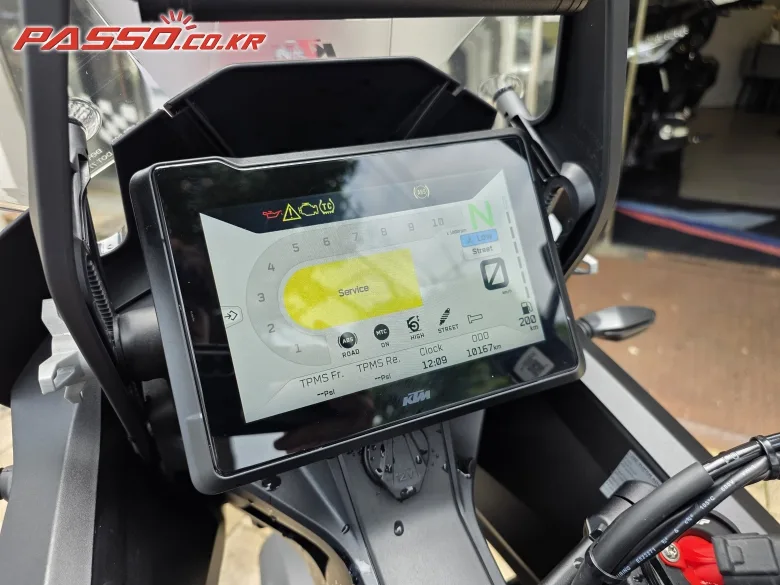 KTM 1290 슈퍼 어드벤처 S 2024 사진 3