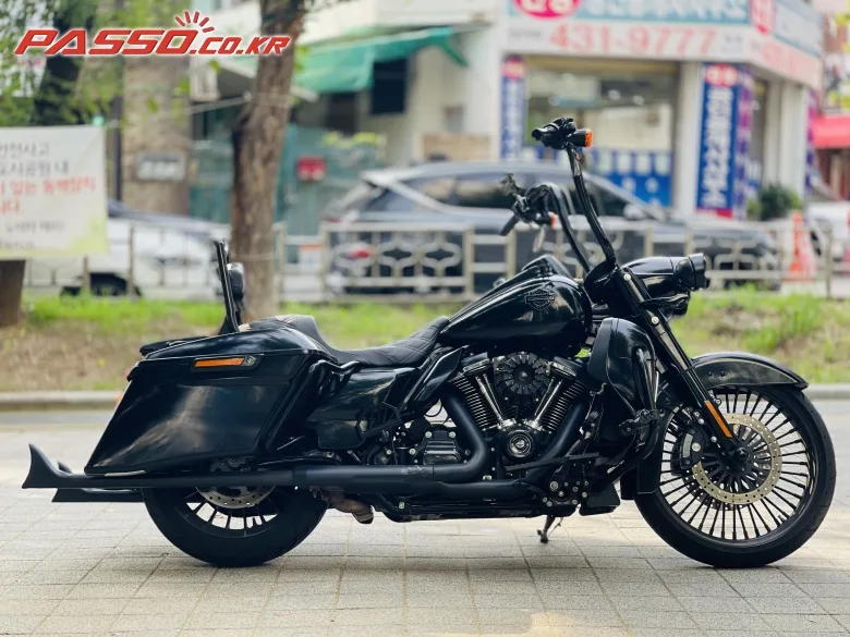 할리데이비슨 로드킹 스페셜 2019 블랙
