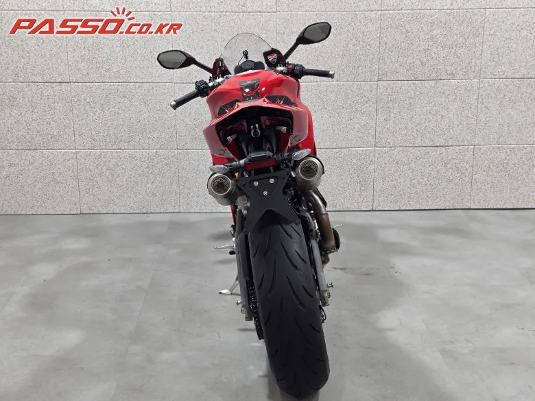 두카티 파니갈레 V2 S 2025 레드 사진 3