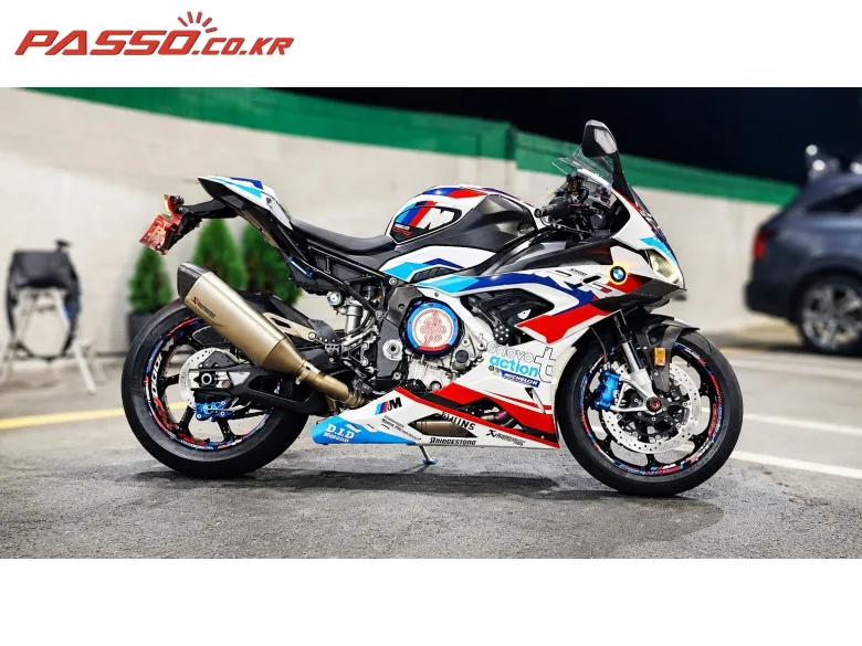 BMW M 1000 RR 2021 화이트 사진 1