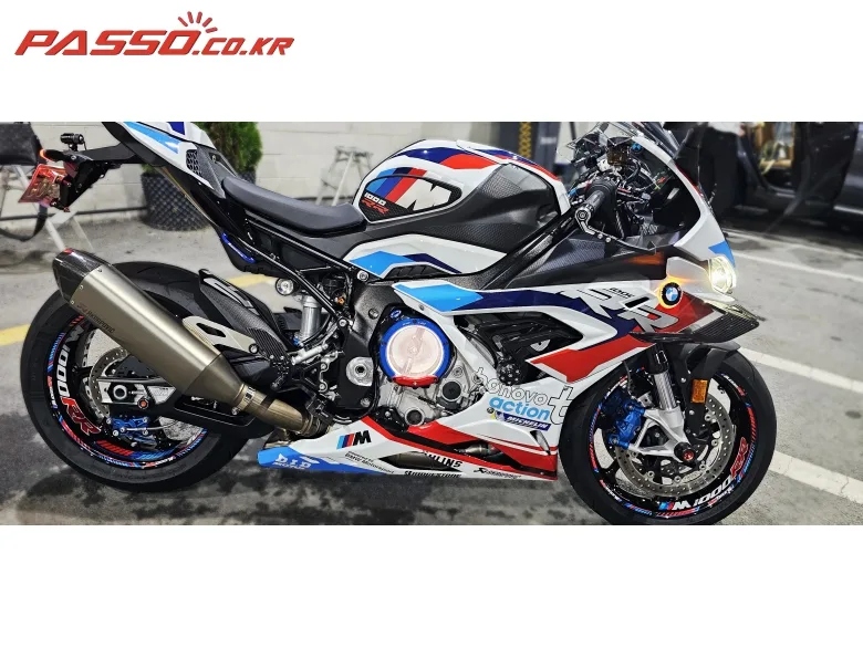 BMW M 1000 RR 2021 화이트 사진 5