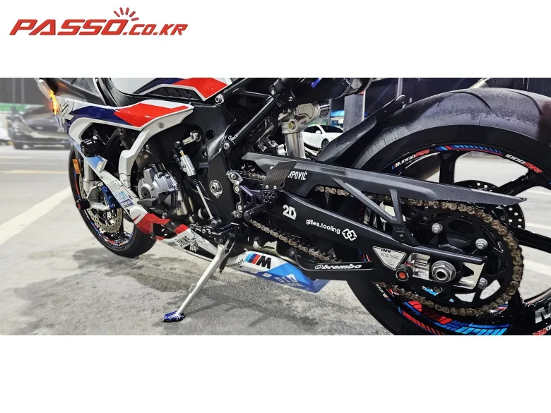 BMW M 1000 RR 2021 화이트 사진 6
