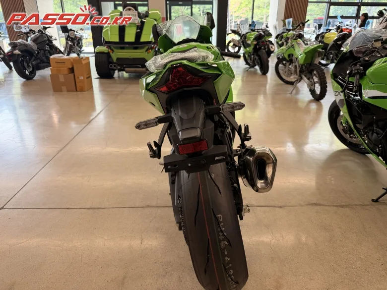 가와사키 ZX-10R 2026 옐로 사진 3