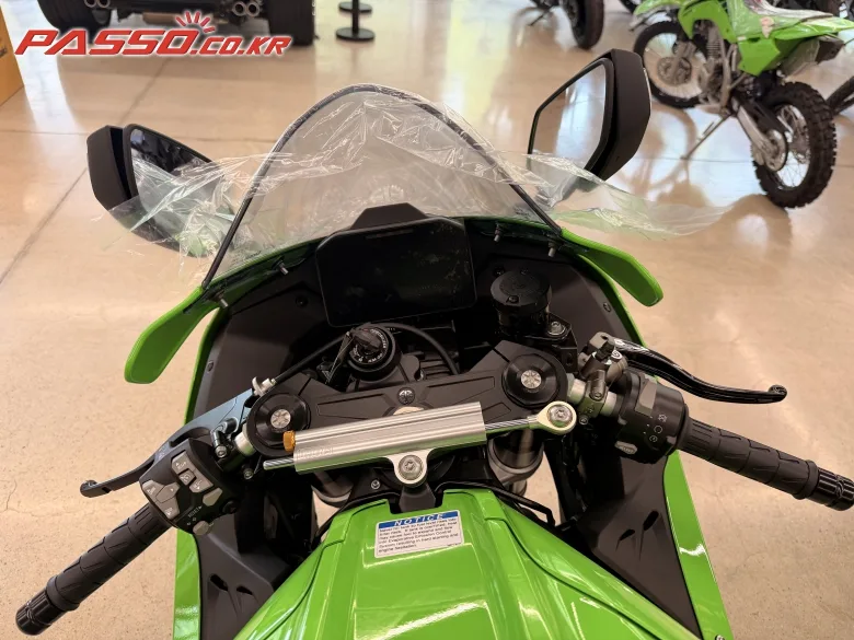 가와사키 ZX-10R 2026 옐로 사진 4