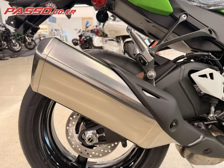 가와사키 ZX-10R 2026 옐로 사진 7