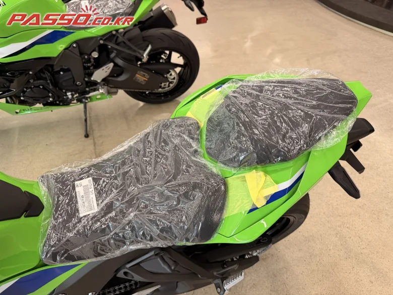 가와사키 ZX-10R 2026 옐로 사진 8