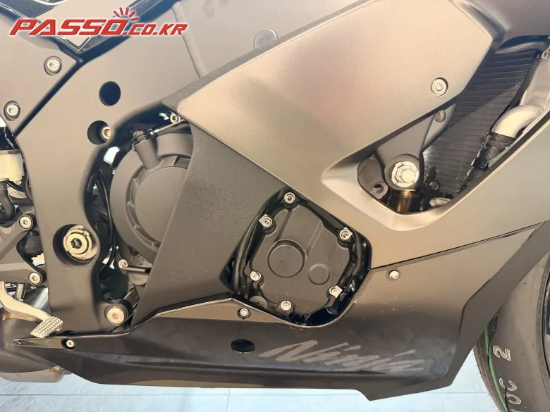 가와사키 Ninja ZX-10R 2026 블랙 사진 5