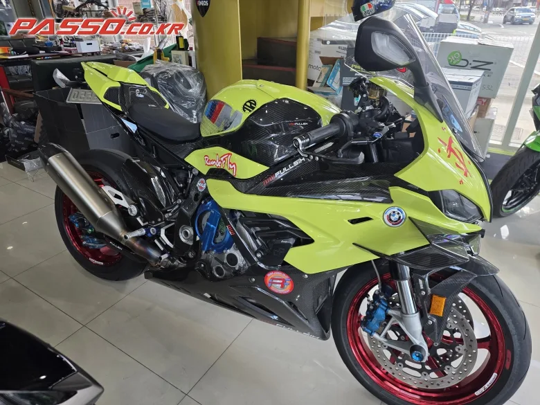 BMW M 1000 RR 2022 옐로 사진 1