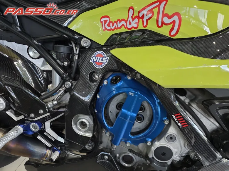BMW M 1000 RR 2022 옐로 사진 6