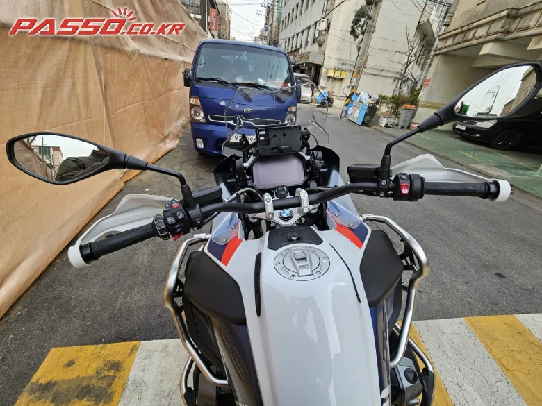 BMW R 1300 GS 2023 블루 사진 4
