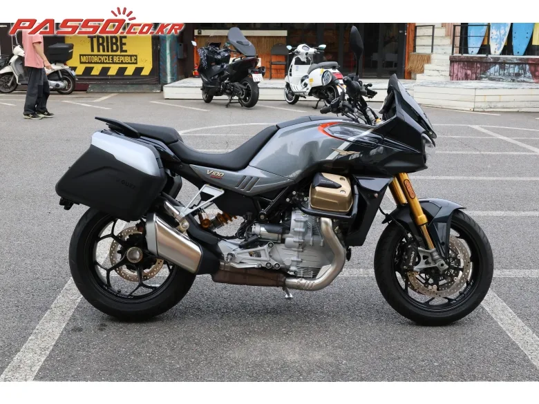 모토구찌 V100 만델로 2024 실버 사진 1