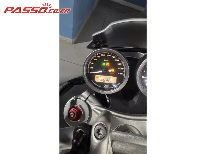 BMW R 나인 T 2021 화이트 사진 6