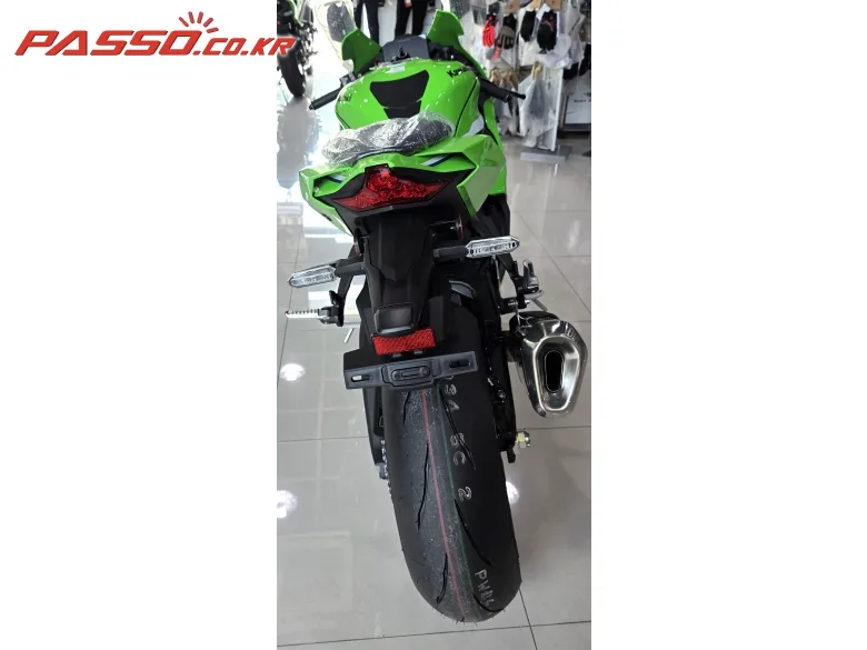 가와사키 닌자 ZX-10R 2026 2026 그린 사진 3