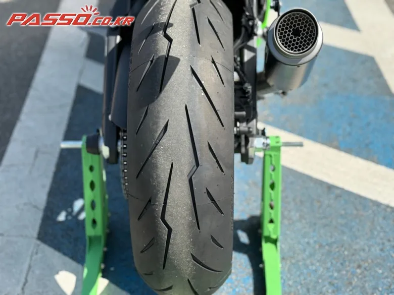 가와사키 ZX 6 R 636 ABS 2026 그린 사진 6