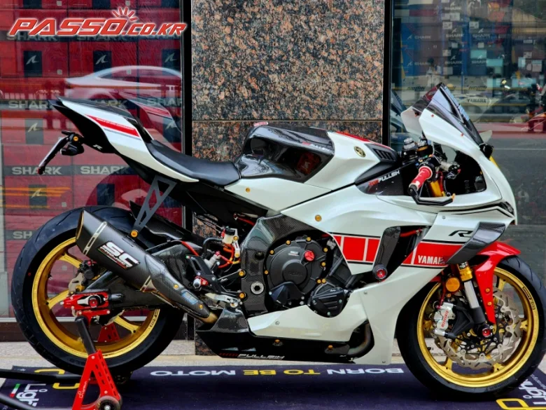 야마하 YZF R1 2022 화이트 사진 1