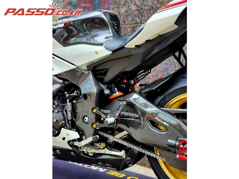야마하 YZF R1 2022 화이트 사진 5