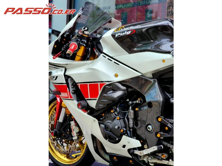 야마하 YZF R1 2022 화이트 사진 6
