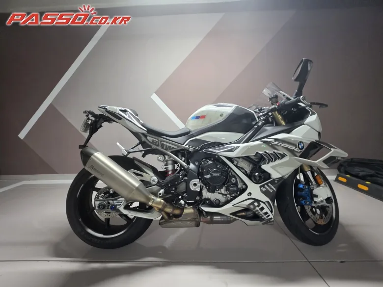 BMW S 1000 RR 2025 화이트