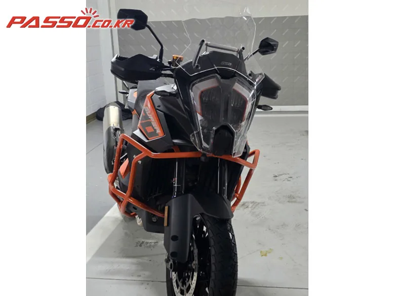 KTM 1290 슈퍼 어드벤쳐 S 2023 오렌지 사진 2