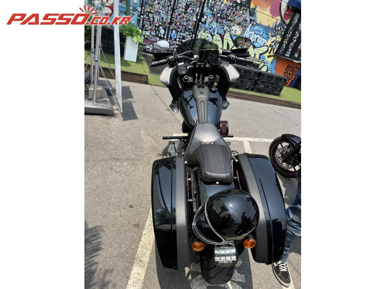 할리데이비슨 로우라이더 ST 2022 블랙 사진 3