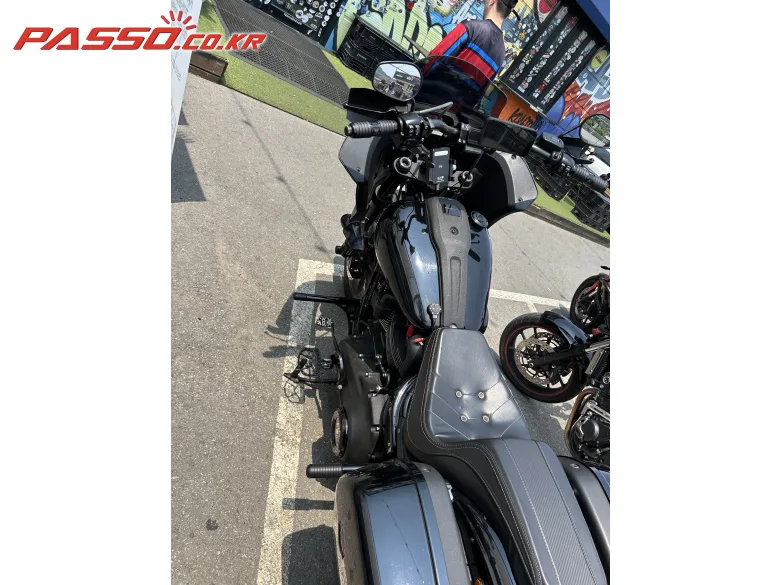 할리데이비슨 로우라이더 ST 2022 블랙 사진 4