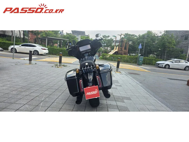 할리데이비슨 스트리트 글라이드 2024 블랙 사진 3