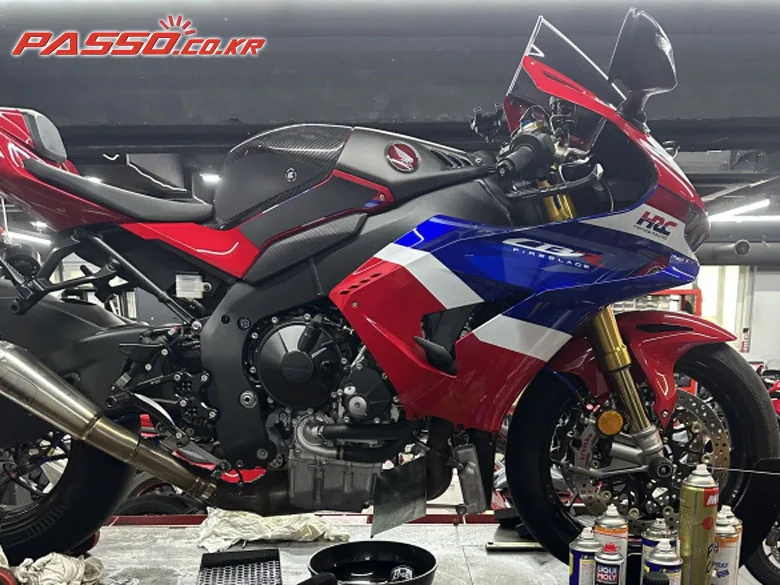 혼다 CBR 1000 RR-R 파이어블레이드 SP 2025 레드 사진 1