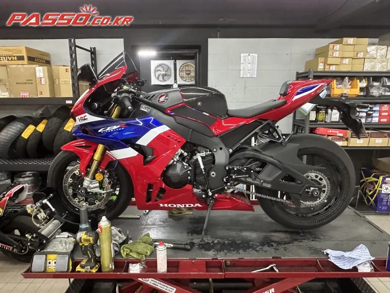 혼다 CBR 1000 RR-R 파이어블레이드 SP 2025 레드 사진 2