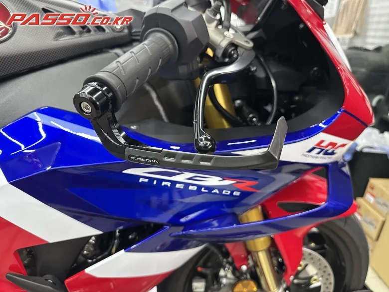 혼다 CBR 1000 RR-R 파이어블레이드 SP 2025 레드 사진 4