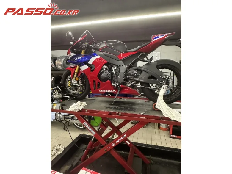 혼다 CBR 1000 RR-R 파이어블레이드 SP 2025 레드 사진 5