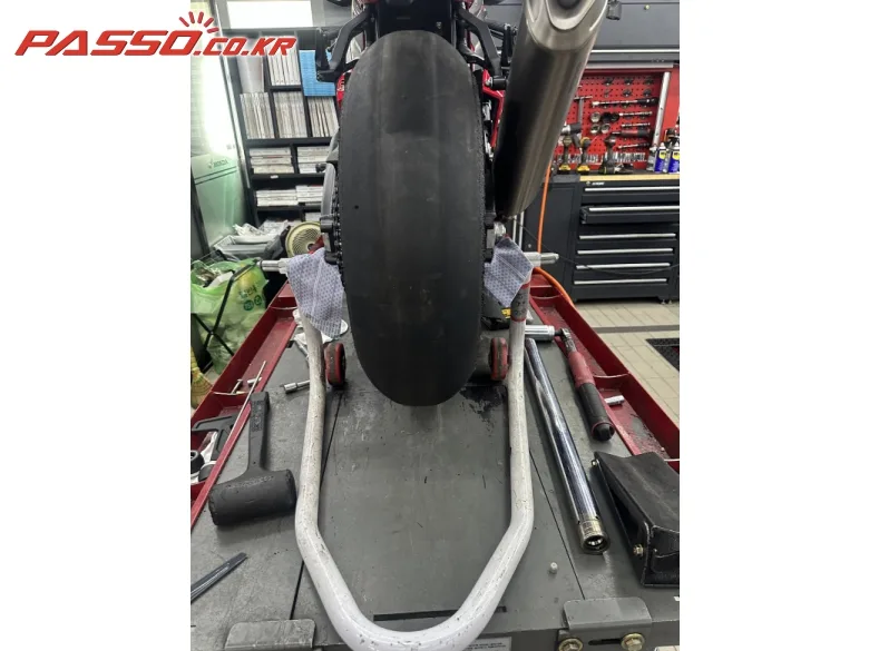 혼다 CBR 1000 RR-R 파이어블레이드 SP 2025 레드 사진 6