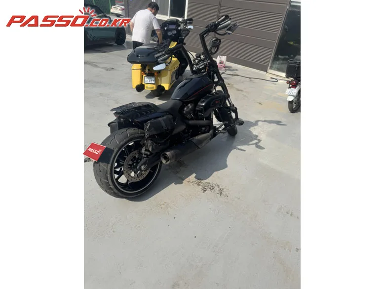 할리데이비슨 FXDR 114 2019 블랙 사진 3