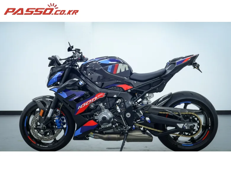 BMW M 1000 R 2023 블랙 사진 2