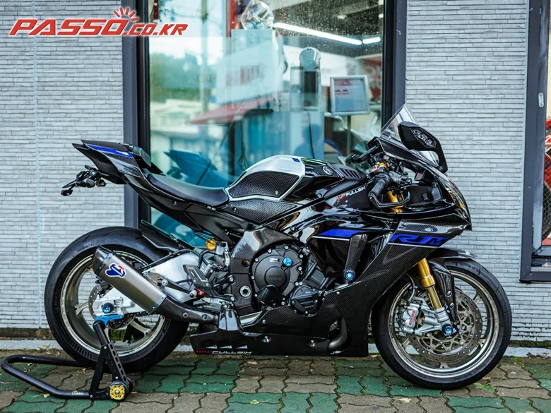 야마하 YZF R1 M 2024 블랙 사진 1