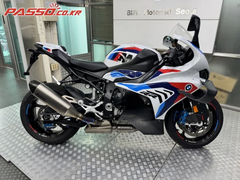 BMW M 1000 RR 2025 화이트 사진 1