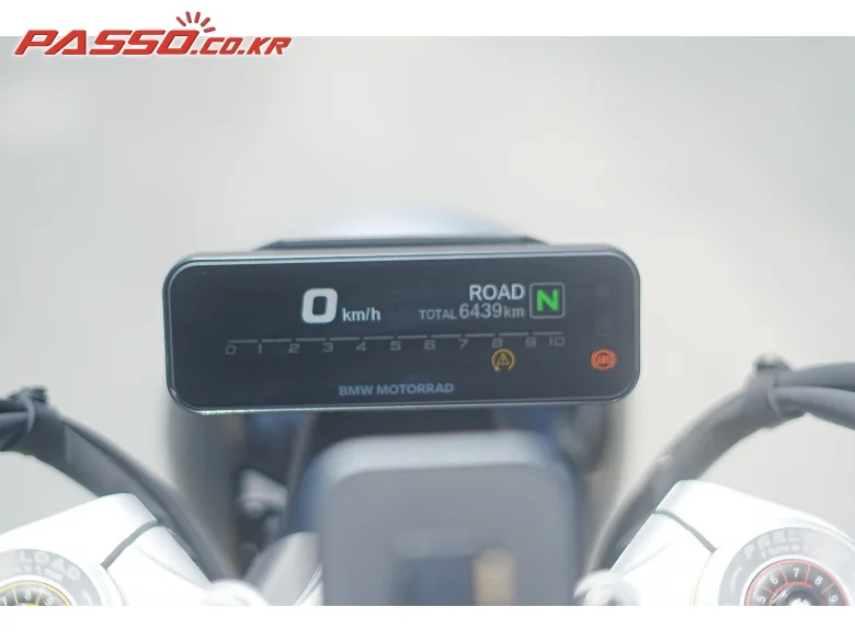 BMW R 12 나인 티 2025 실버 사진 6