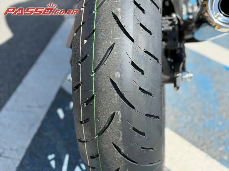 가와사키 Z 900 RS SE 스페셜 에디션 2026 레드 사진 6