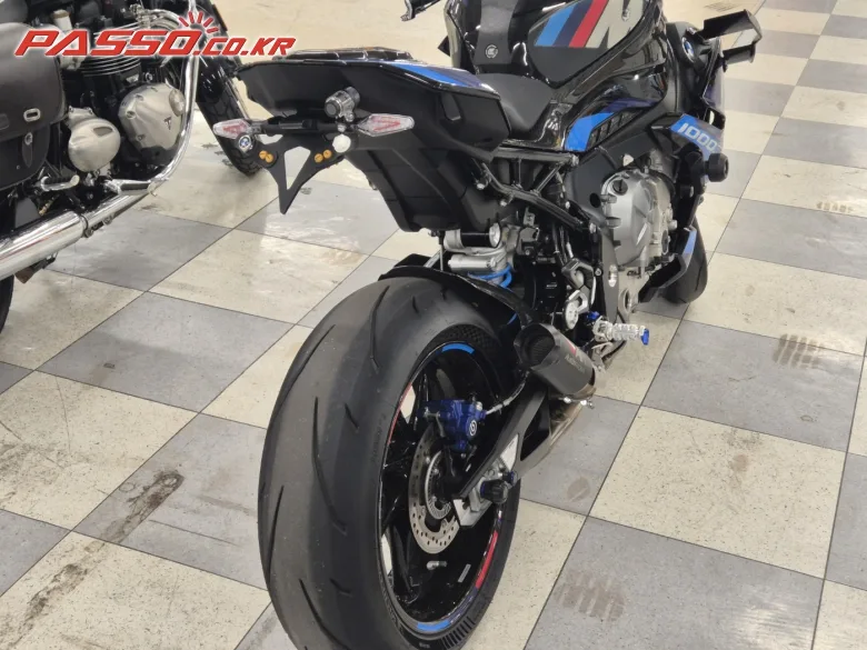 BMW M 1000 R 2023 블랙 사진 3