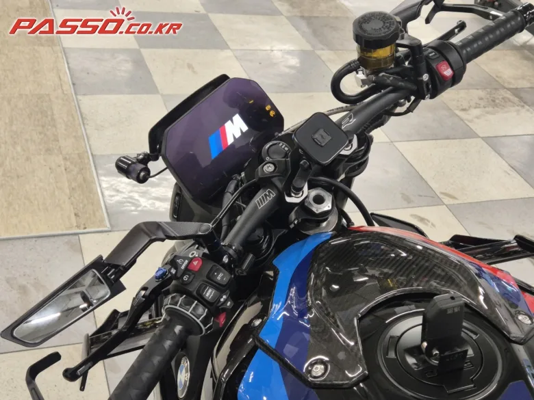 BMW M 1000 R 2023 블랙 사진 4