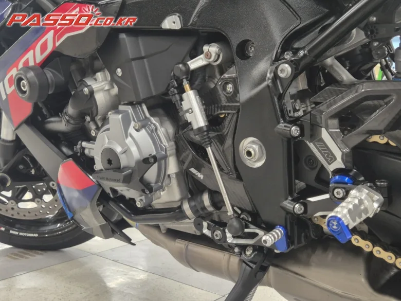 BMW M 1000 R 2023 블랙 사진 7