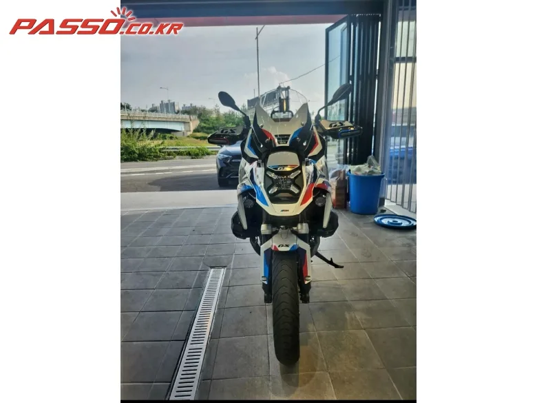 BMW R 1300 GS 2024 화이트 사진 4