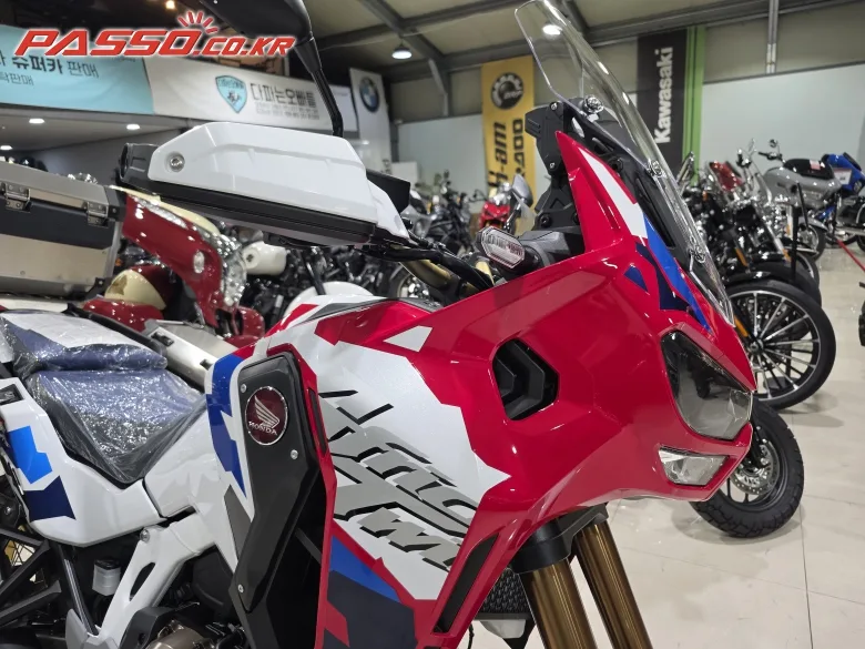 혼다 아프리카 트윈 CRF 1100 L 어드벤쳐 스포츠 ES DCT 2026 화이트 사진 4