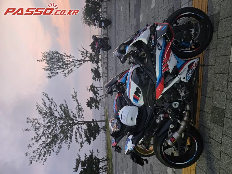 BMW S 1000 RR 2026 화이트 사진 6