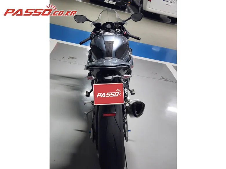 BMW S 1000 RR 2025 실버 사진 3