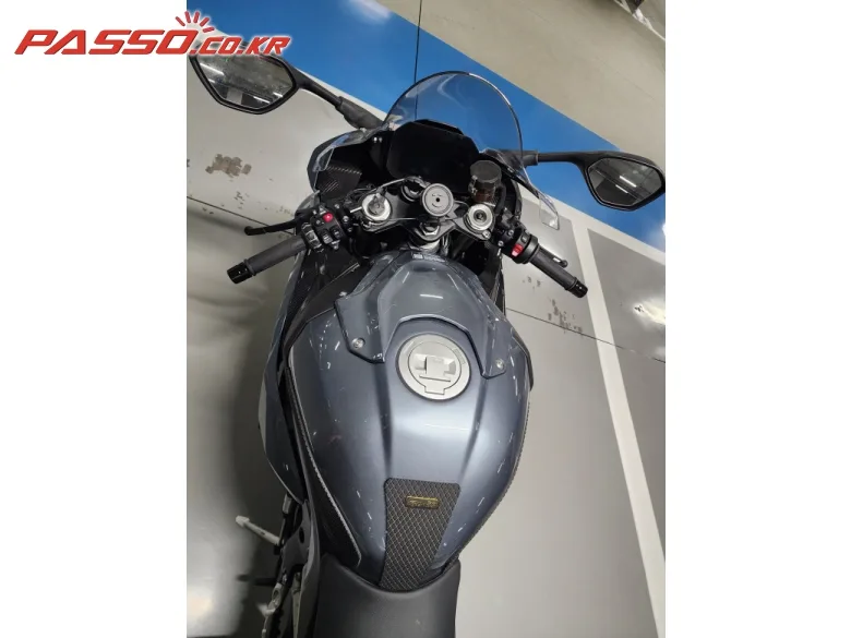 BMW S 1000 RR 2025 실버 사진 4