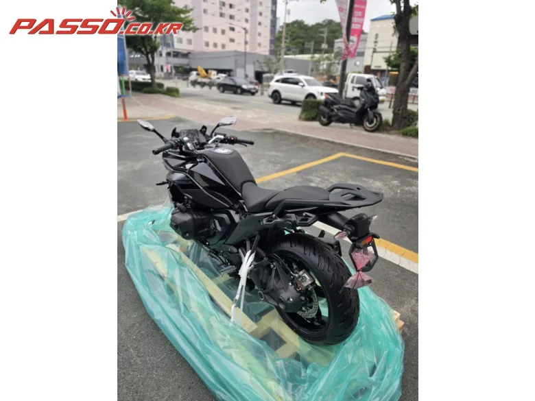 BMW R 1300 RS 2026 블루 사진 2