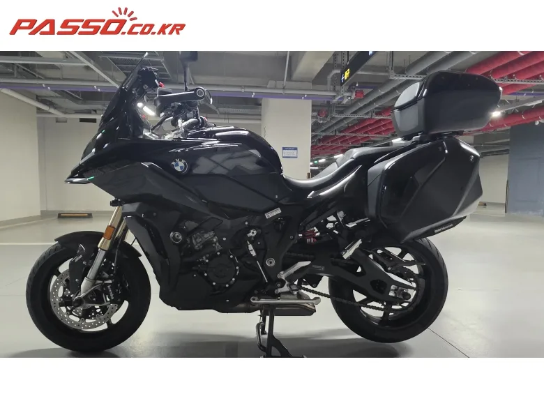 BMW S 1000 RR 2023 블랙 사진 2