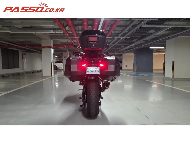 BMW S 1000 RR 2023 블랙 사진 3