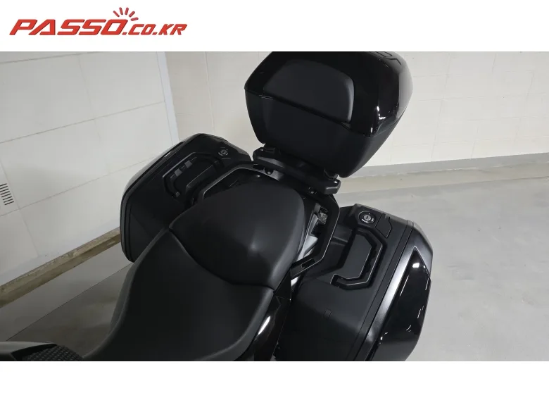 BMW S 1000 RR 2023 블랙 사진 8
