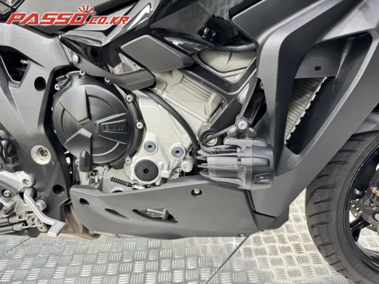 BMW S 1000 XR 2025 블랙 사진 5